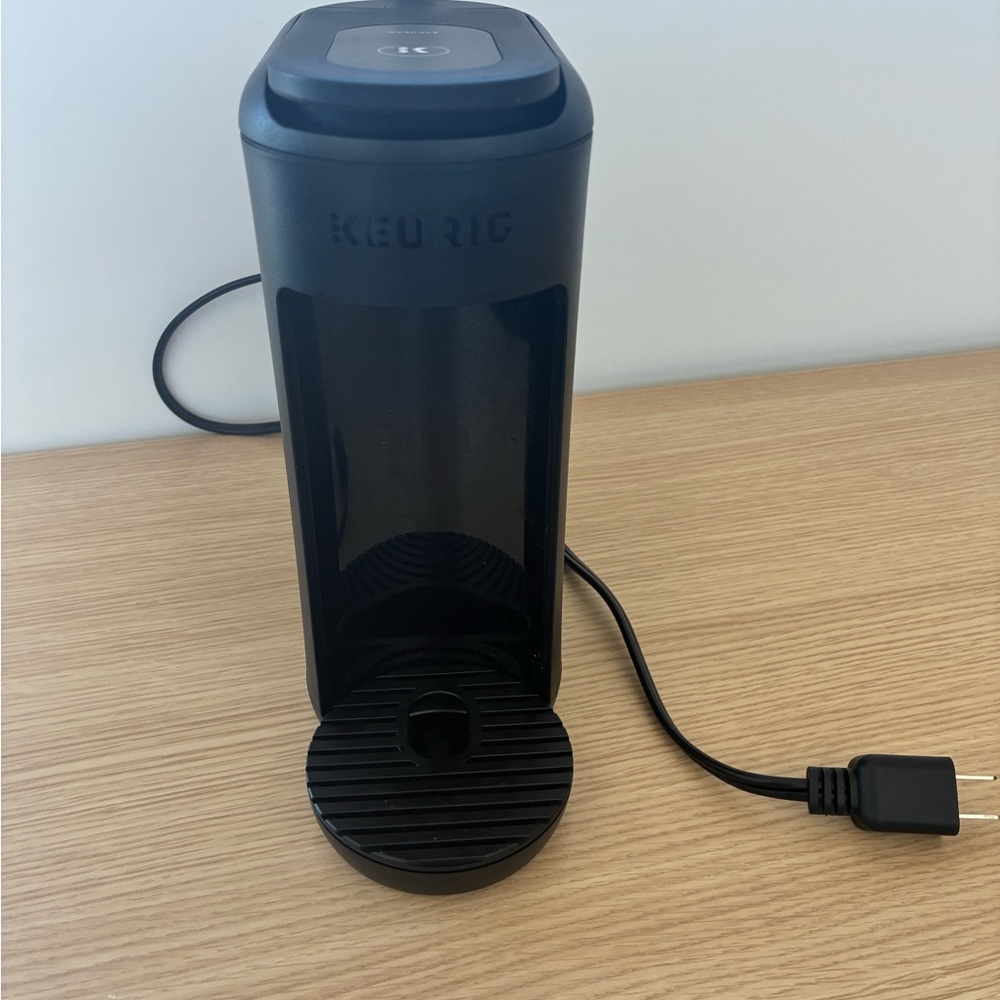 Keurig K-Mini Mate Black Single Serve Brewer New Design